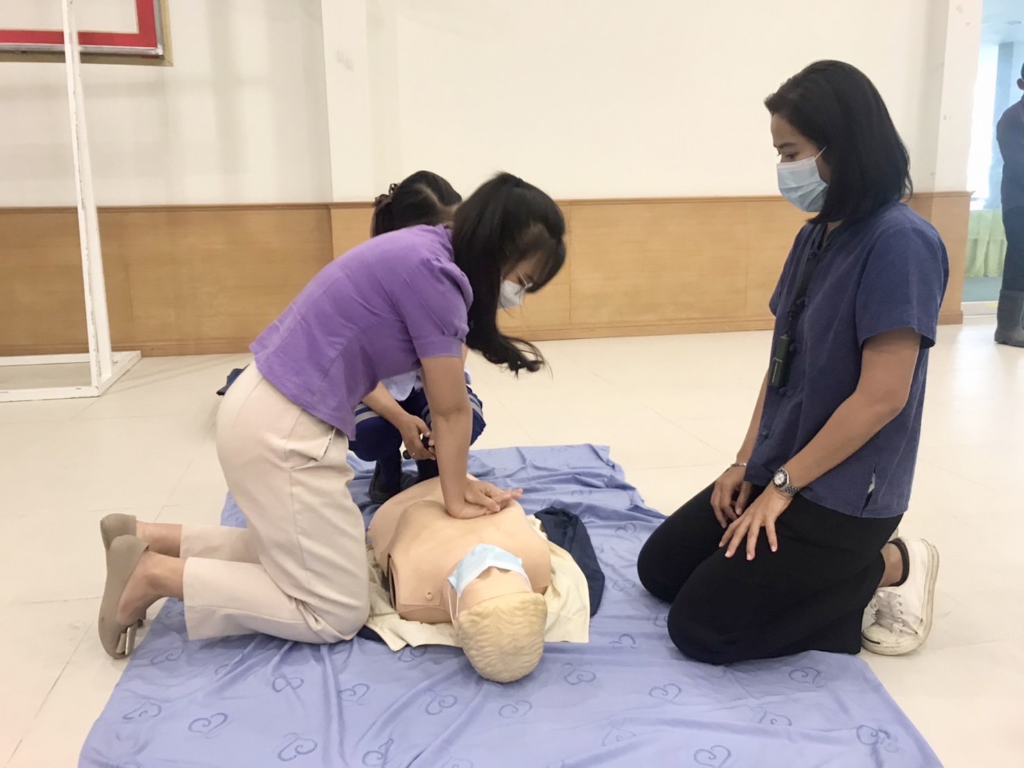 ??พช.นครนายก เข้าร่วมการอบรมเชิงปฏิบัติการ การเรียนรู้เครื่องกระตุกหัวใจไฟฟ้าอัตโนมัติ (AED) และการฟื้นคืนชีพ