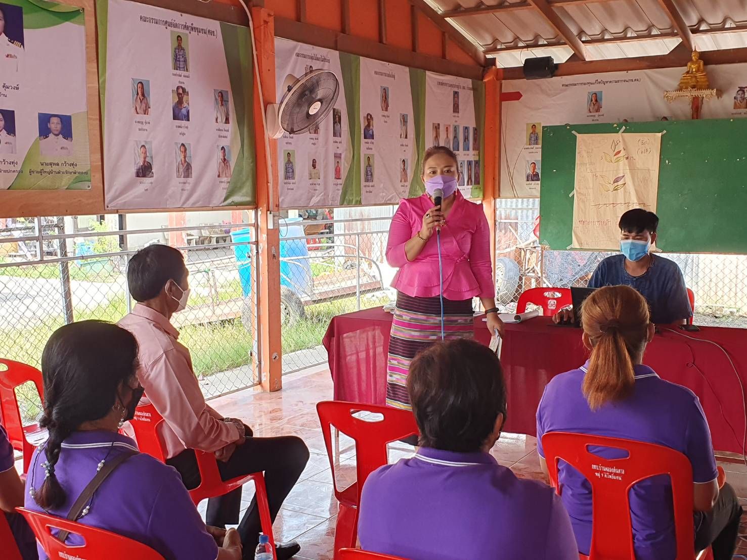 พช. จังหวัดนครนายก ลงพื้นที่มอบนโยบาย แนวทางการดำเนินงาน การจัดตั้งศูนย์จัดการกองทุน