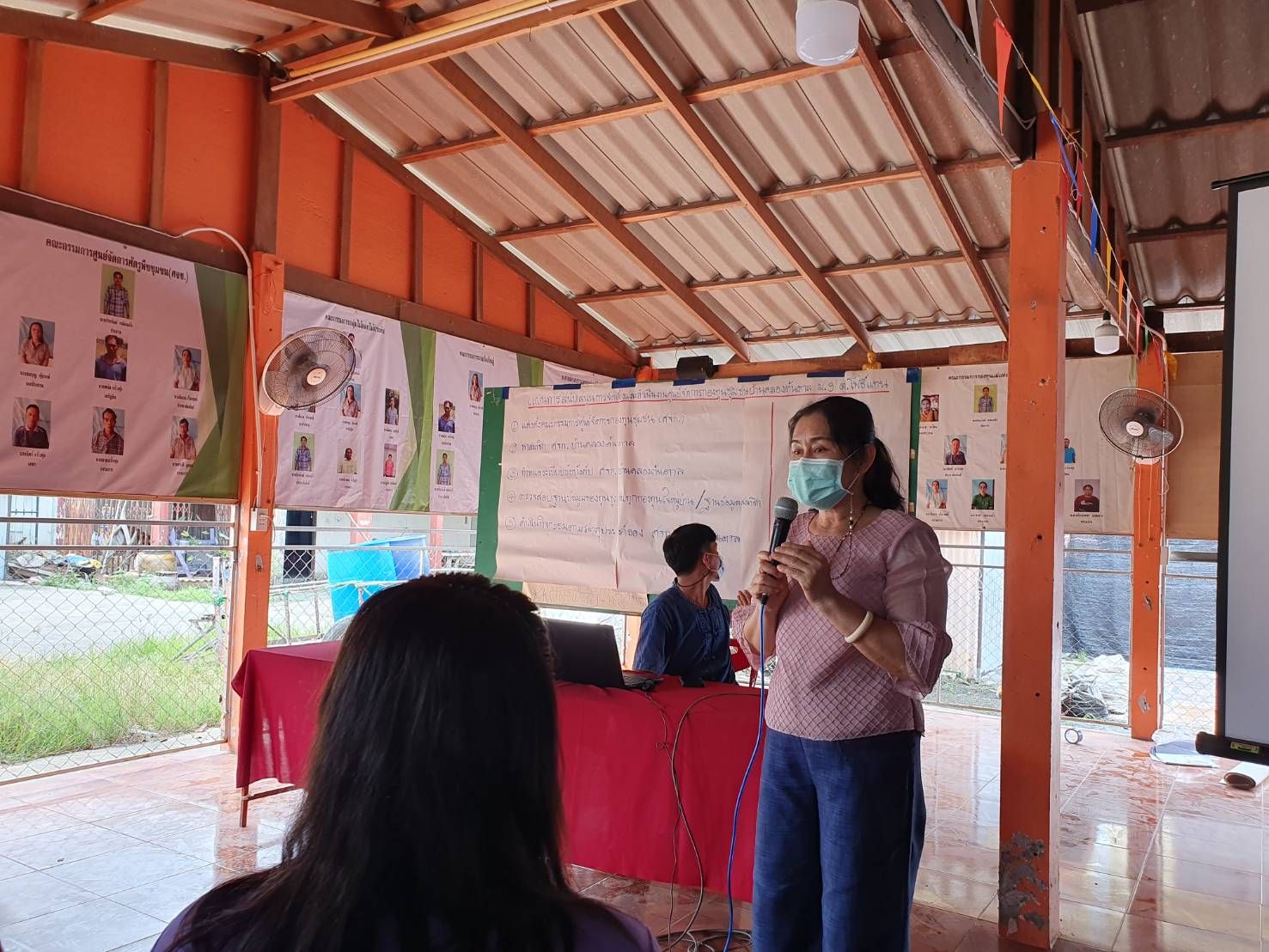 พช. จังหวัดนครนายก ลงพื้นที่มอบนโยบาย แนวทางการดำเนินงาน การจัดตั้งศูนย์จัดการกองทุน