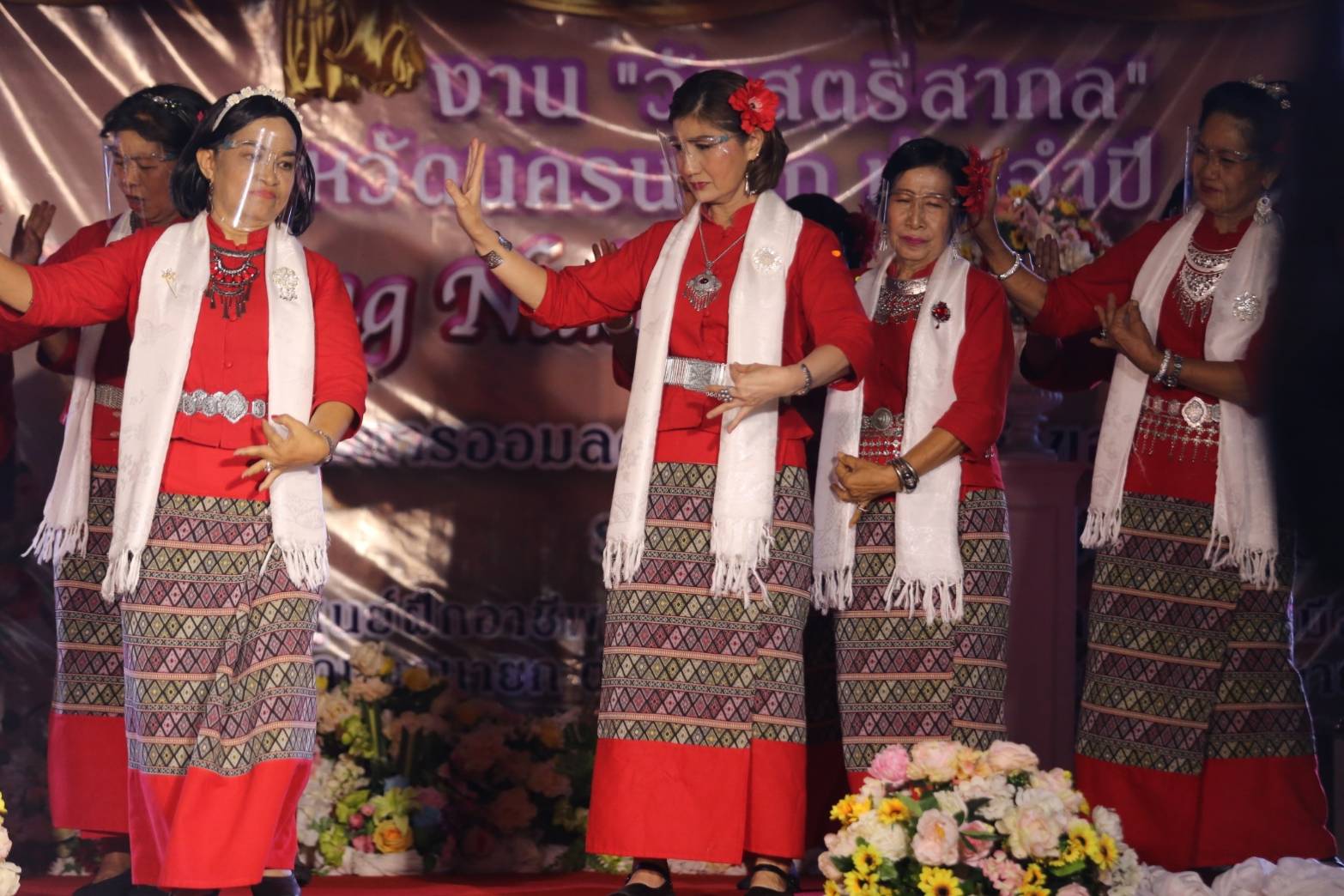 ??พช.นครนายก จัดงานรณรงค์ผ้าไทยสวมใส่ให้สนุก