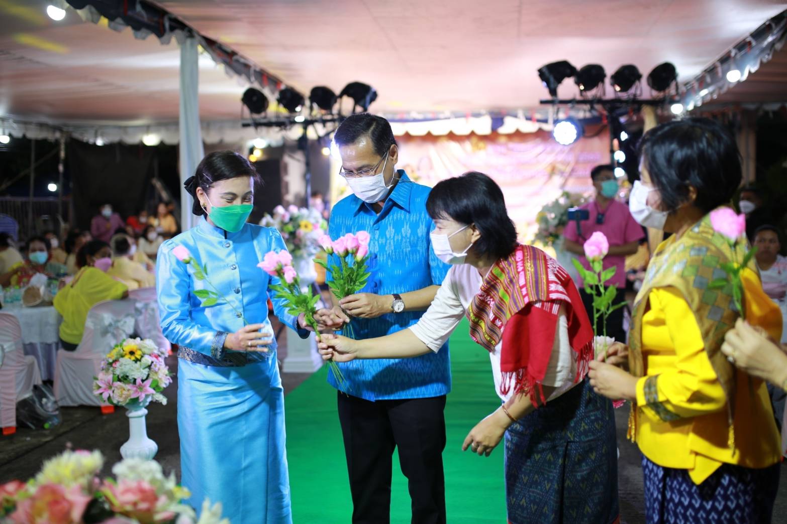 ??พช.นครนายก จัดงานรณรงค์ผ้าไทยสวมใส่ให้สนุก