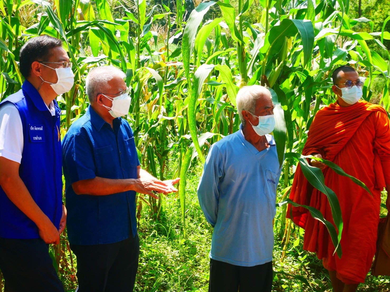 ลงพื้นที่เยี่ยมครัวเรือนเป้าหมายในปฏิบัติการ “KICK OFF เคาะประตูบ้าน”