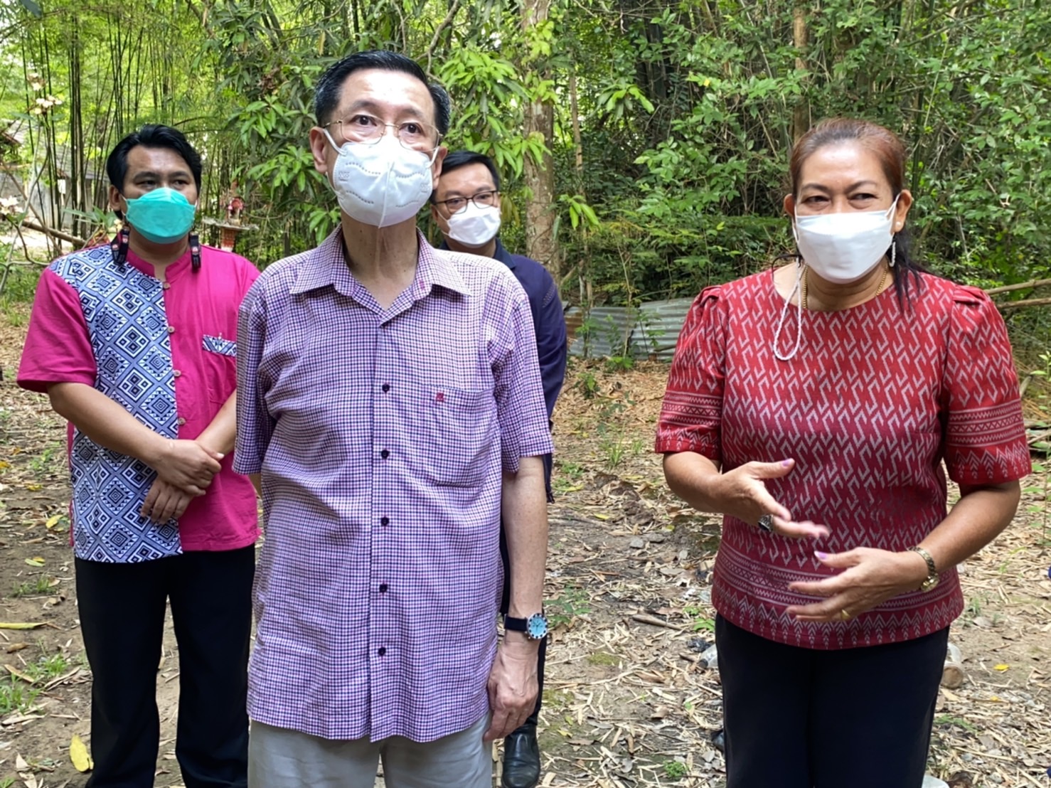 พ่อเมืองนครนายก ลงพื้นที่เยี่ยมครัวเรือนเป้าหมายในปฏิบัติการ “KICK OFF เคาะประตูบ้าน”