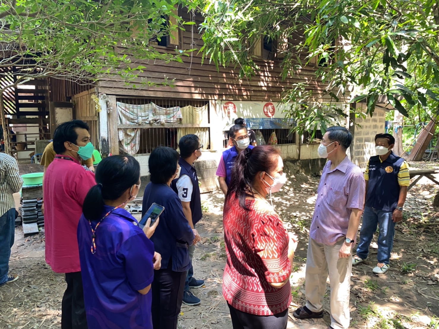 พ่อเมืองนครนายก ลงพื้นที่เยี่ยมครัวเรือนเป้าหมายในปฏิบัติการ “KICK OFF เคาะประตูบ้าน”