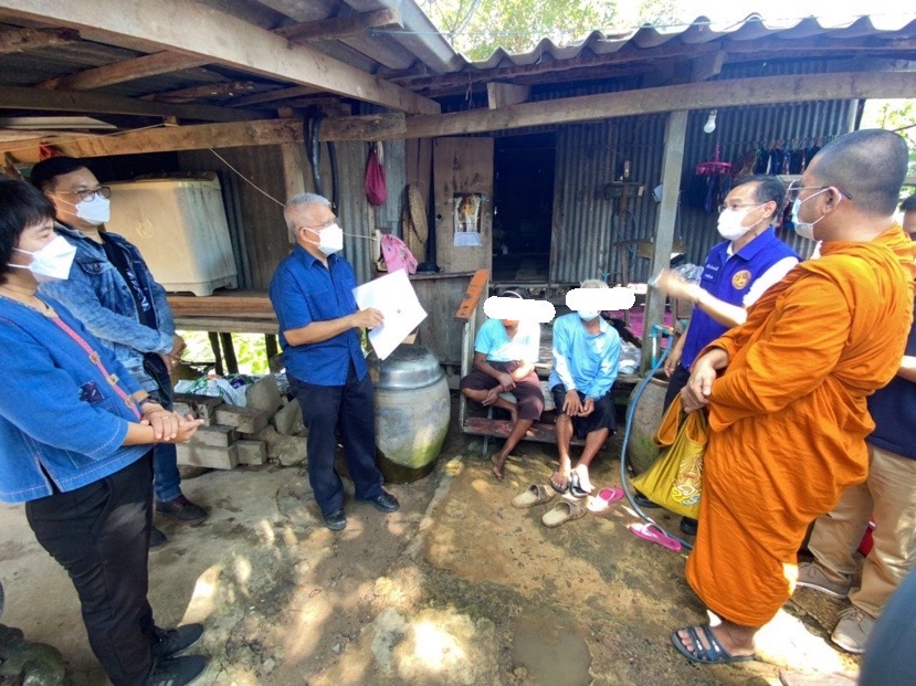 ลงพื้นที่เยี่ยมครัวเรือนเป้าหมายในปฏิบัติการ “KICK OFF เคาะประตูบ้าน”