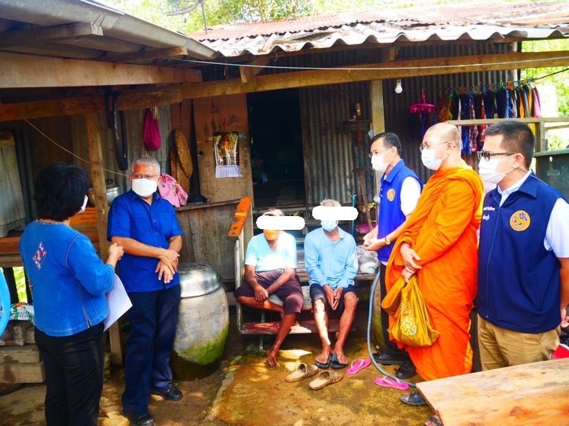 ลงพื้นที่เยี่ยมครัวเรือนเป้าหมายในปฏิบัติการ “KICK OFF เคาะประตูบ้าน”