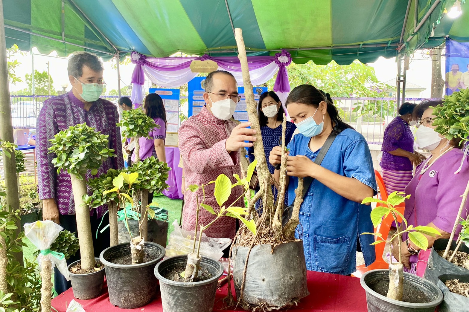 ??พช.นครนายก จัดงานมหกรรมการออมลดความเหลื่อมล้ำของประชาชนจังหวัดนครนายก ประจำปี 2565 ครบรอบ 48 ปี การก่อตั้งกลุ่มออมทรัพย์เพื่อการผลิต