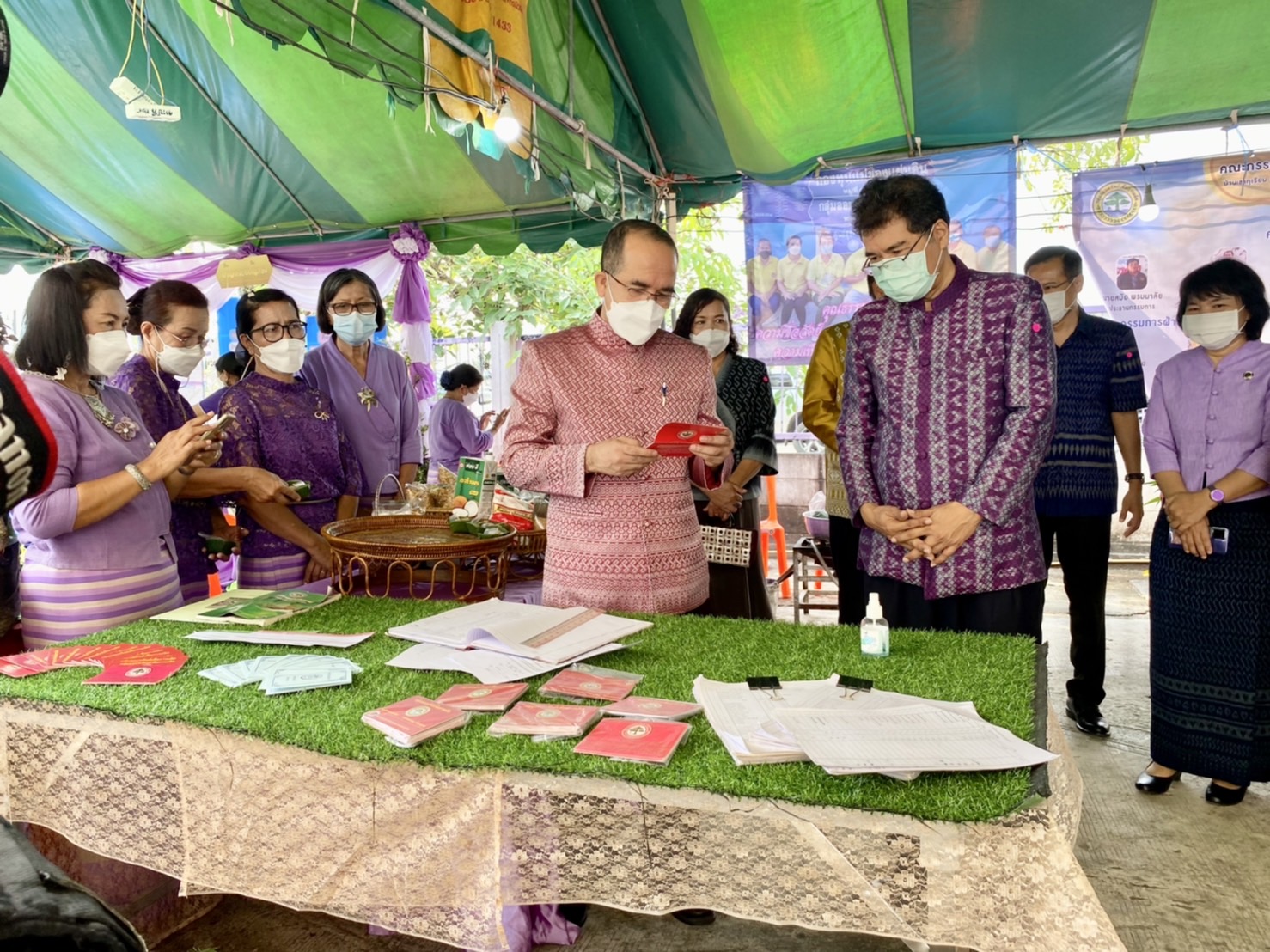 ??พช.นครนายก จัดงานมหกรรมการออมลดความเหลื่อมล้ำของประชาชนจังหวัดนครนายก ประจำปี 2565 ครบรอบ 48 ปี การก่อตั้งกลุ่มออมทรัพย์เพื่อการผลิต