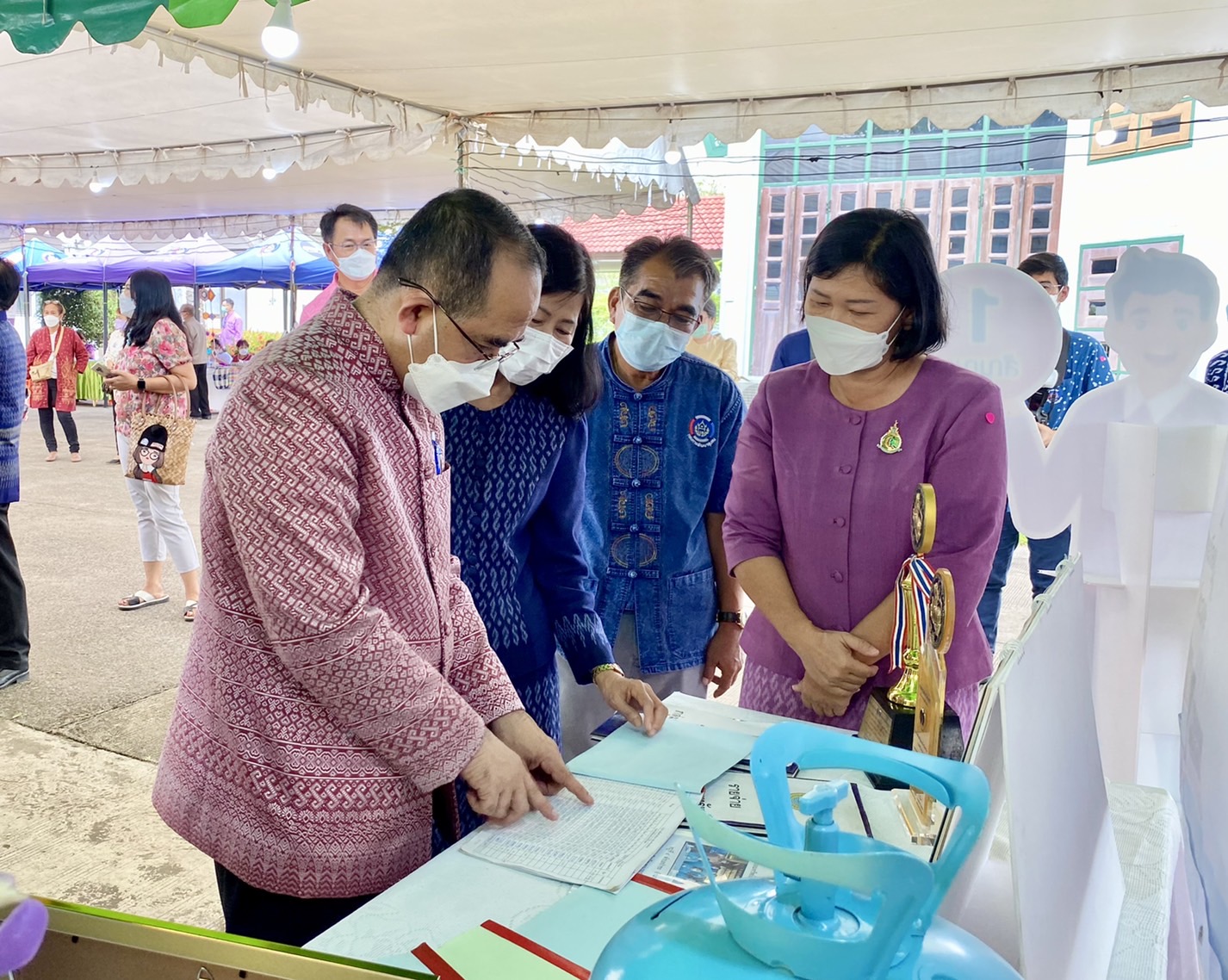 ??พช.นครนายก จัดงานมหกรรมการออมลดความเหลื่อมล้ำของประชาชนจังหวัดนครนายก ประจำปี 2565 ครบรอบ 48 ปี การก่อตั้งกลุ่มออมทรัพย์เพื่อการผลิต