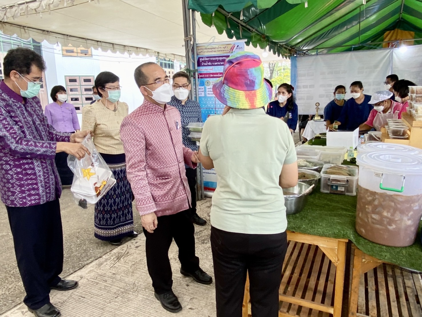 ??พช.นครนายก จัดงานมหกรรมการออมลดความเหลื่อมล้ำของประชาชนจังหวัดนครนายก ประจำปี 2565 ครบรอบ 48 ปี การก่อตั้งกลุ่มออมทรัพย์เพื่อการผลิต