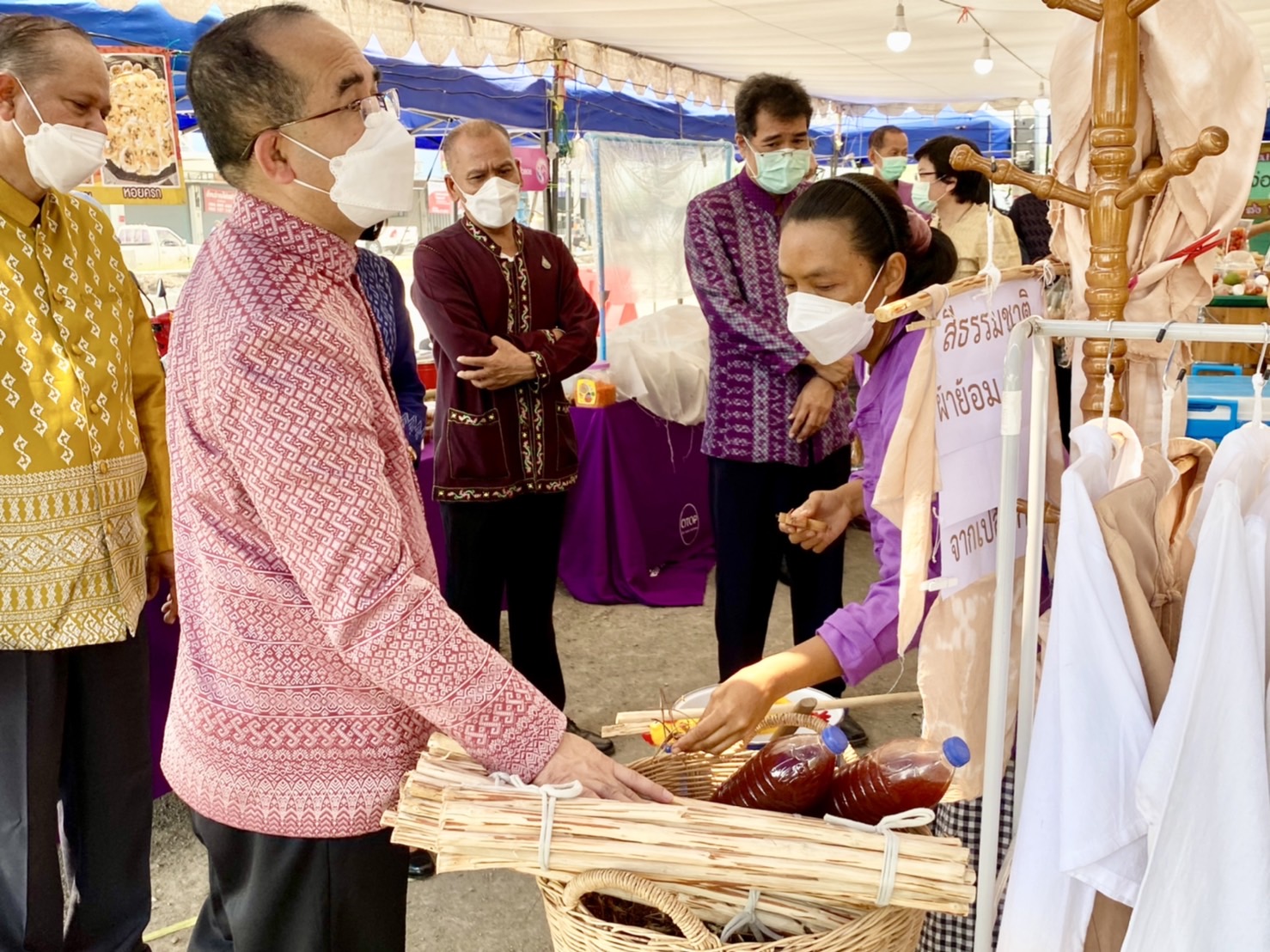 ??พช.นครนายก จัดงานมหกรรมการออมลดความเหลื่อมล้ำของประชาชนจังหวัดนครนายก ประจำปี 2565 ครบรอบ 48 ปี การก่อตั้งกลุ่มออมทรัพย์เพื่อการผลิต