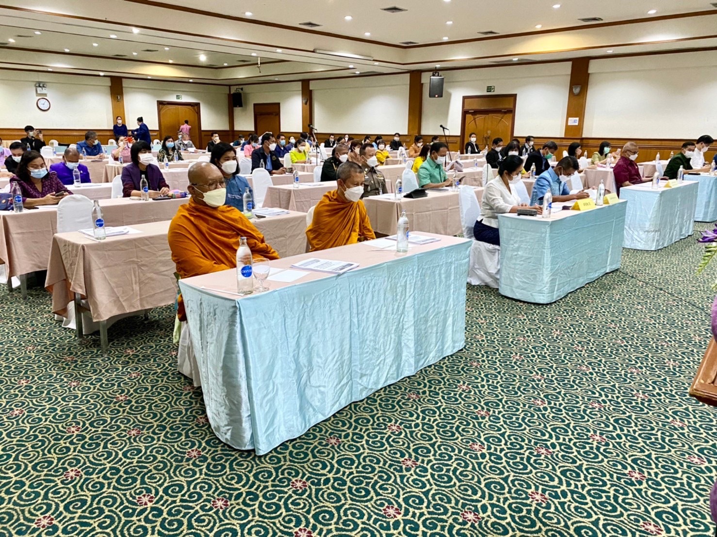 ??จังหวัดนครนายก จัดประชุมเชิงปฏิบัติการเพื่อซักซ้อมแนวทางการขับเคลื่อนศูนย์อำนวยการขจัดความยากจนและพัฒนาคนทุกช่วงวัยอย่างยั่งยืนตามหลักปรัชญาของเศรษฐกิจพอเพียง (ศจพ.) ในระดับพื้นที่ จังหวัดนครนายก