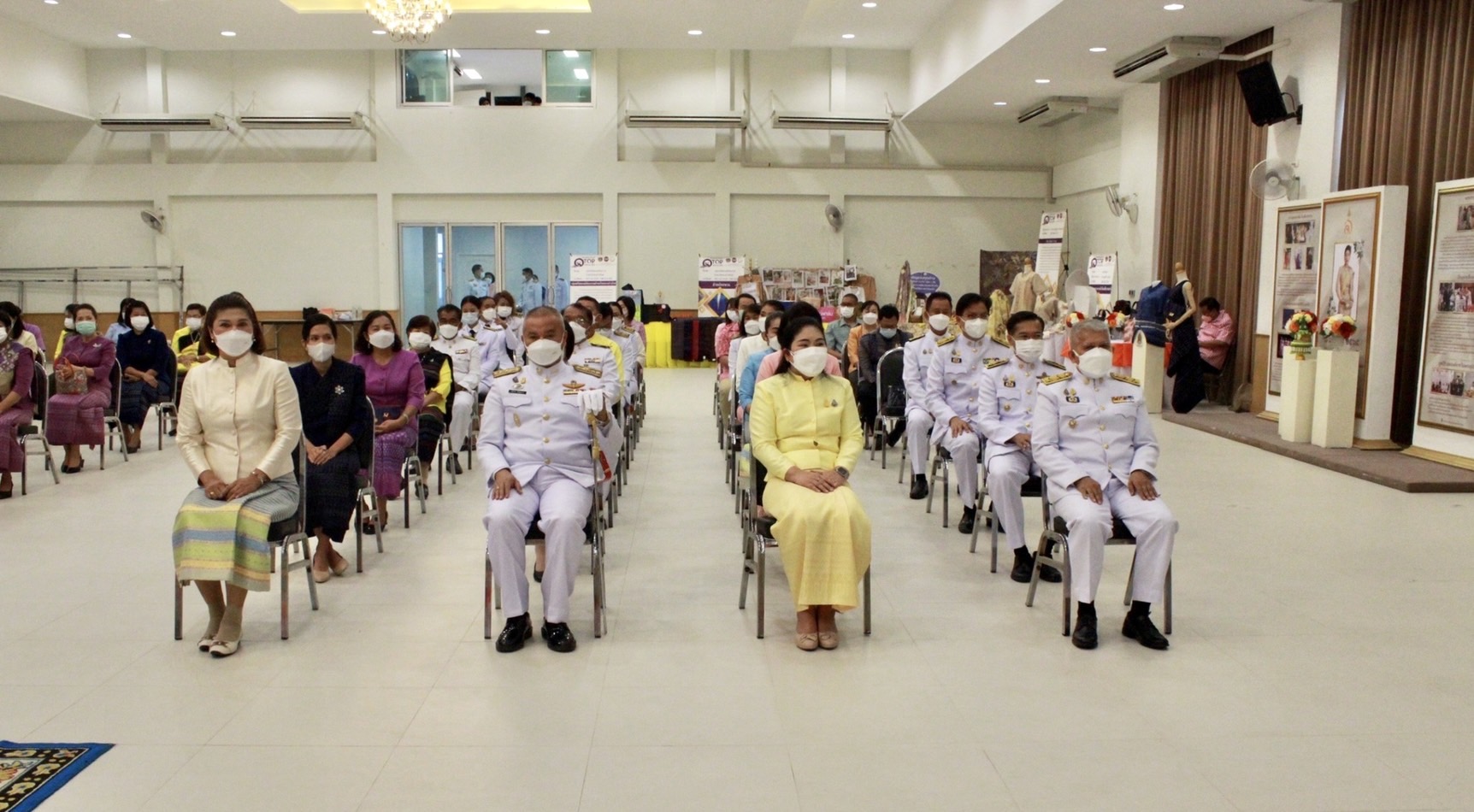 ??จังหวัดนครนายก จัดพิธีมอบแบบลายผ้าพระราชทาน “ผ้าขิดลายนารีรัตนราชกัญญา” สืบสานภูมิปัญญาผ้าไทย เพื่อใช้เป็นต้นแบบในการพัฒนาลวดลายผ้าไทยให้เกิดความหลากหลายและร่วมสมัย ก้าวสู่ระดับสากล