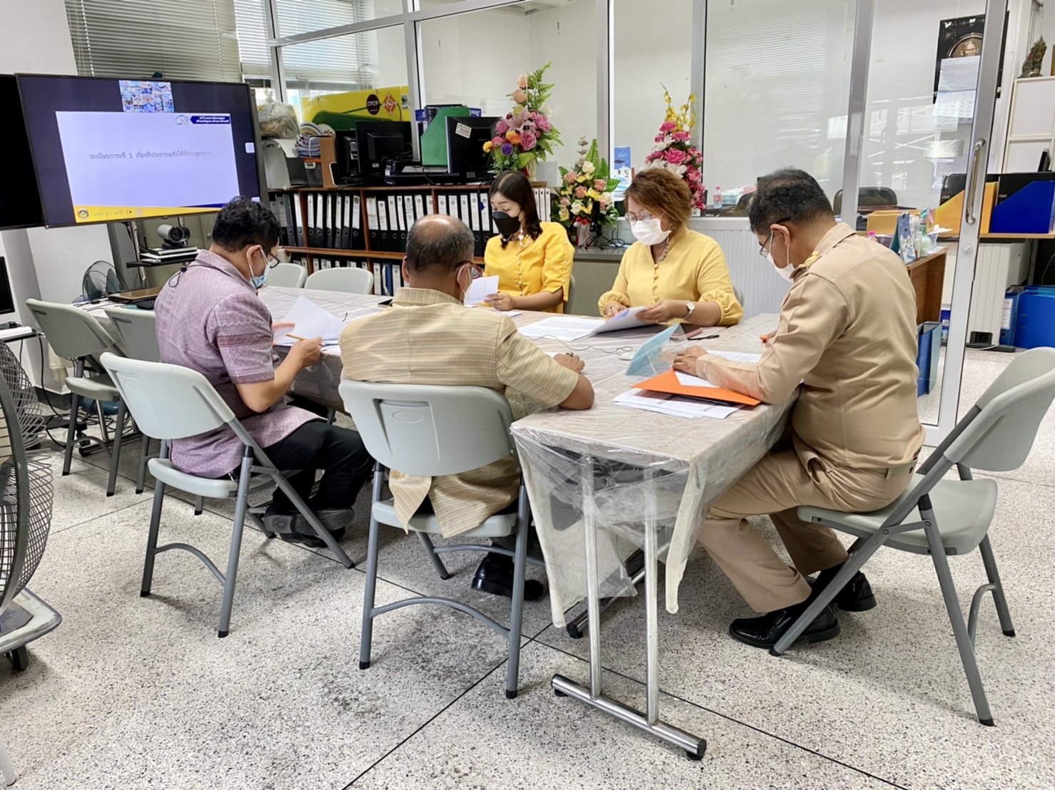 ??พช.นครนายก ร่วมประชุมติดตามเร่งรัดการเบิกจ่ายงบประมาณและการใช้จ่ายภาครัฐของกรมการพัฒนาชุมชน ประจำปีงบประมาณ พ.ศ. 2565 ผ่านระบบ (Video Conference)