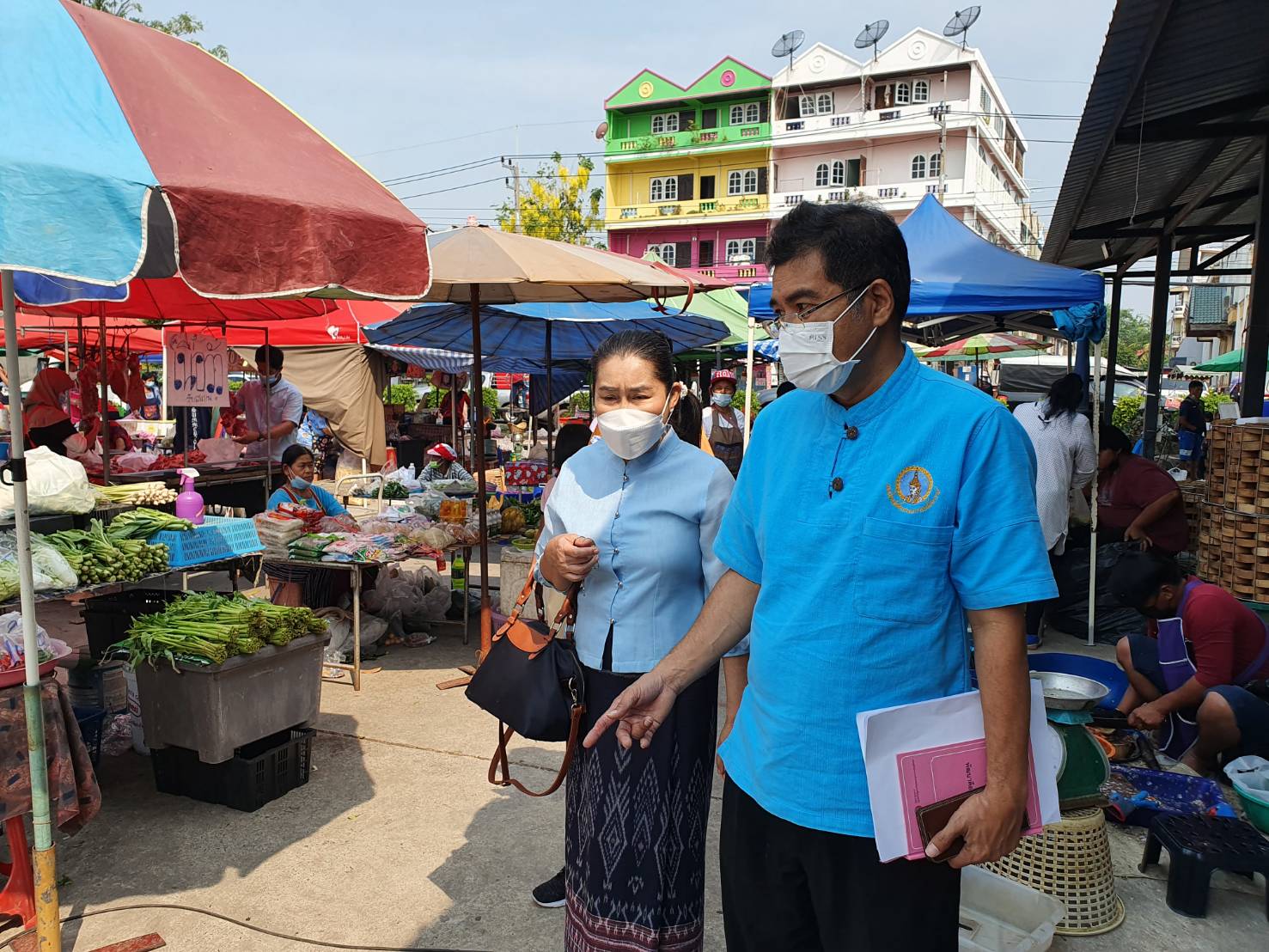 ตรวจติดตามการจัดตลาดนัดประชารัฐไทยยิ้มได้ ตามนโยบายของรัฐบาลในการส่งเสริมธุรกิจชุมชนฐานราก
