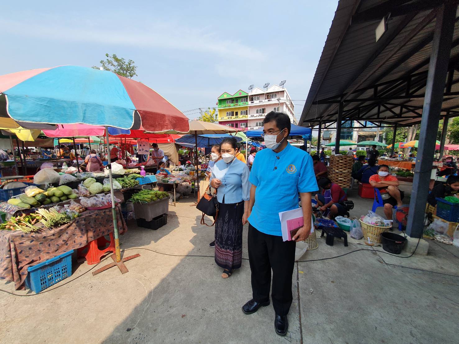 ตรวจติดตามการจัดตลาดนัดประชารัฐไทยยิ้มได้ ตามนโยบายของรัฐบาลในการส่งเสริมธุรกิจชุมชนฐานราก