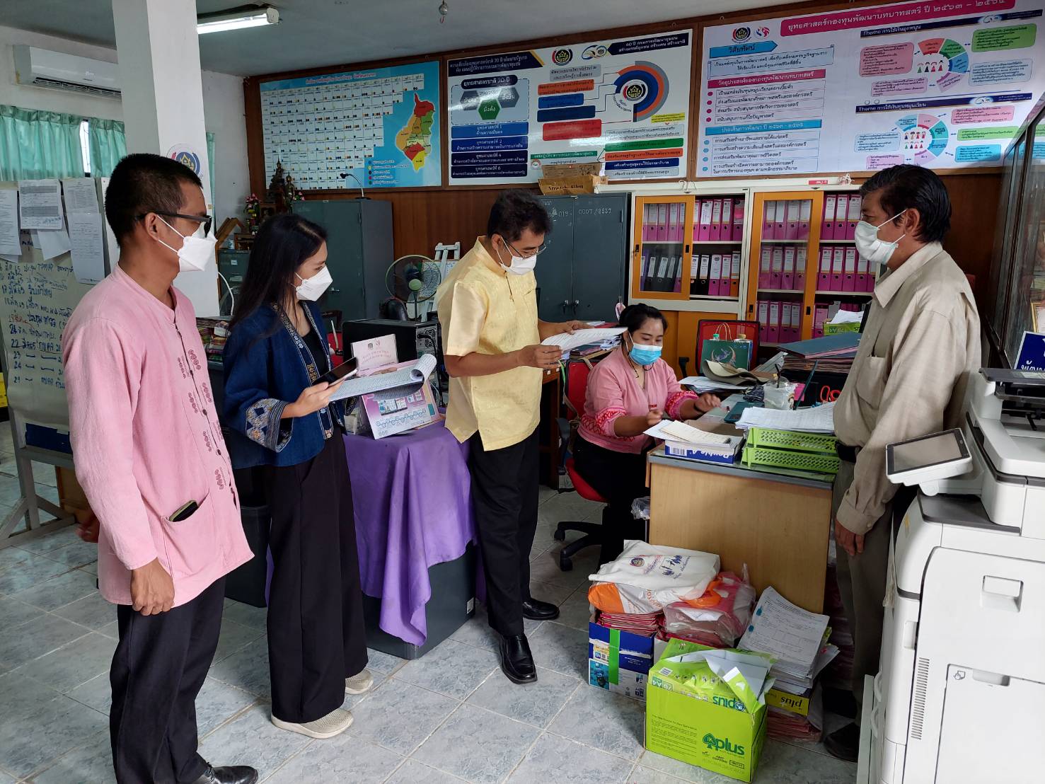 ? พช.นครนายก ออกติดตามและให้กำลังใจทีมงานพัฒนาชุมชนอำเภอ ในการขับเคลื่อนขจัดความยากจนและพัฒนาคนทุกช่วงวัยอย่างยั่งยืน ฯ ?