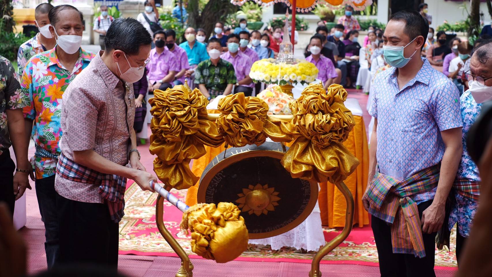 ? พช.นครนายก ร่วมพิธีกรรม “สูดเสื้อสูดผ้าไทยพวน” กิจกรรมสงกรานต์ปีใหม่ของชุมชนไทยพวน จังหวัดนครนายก ?