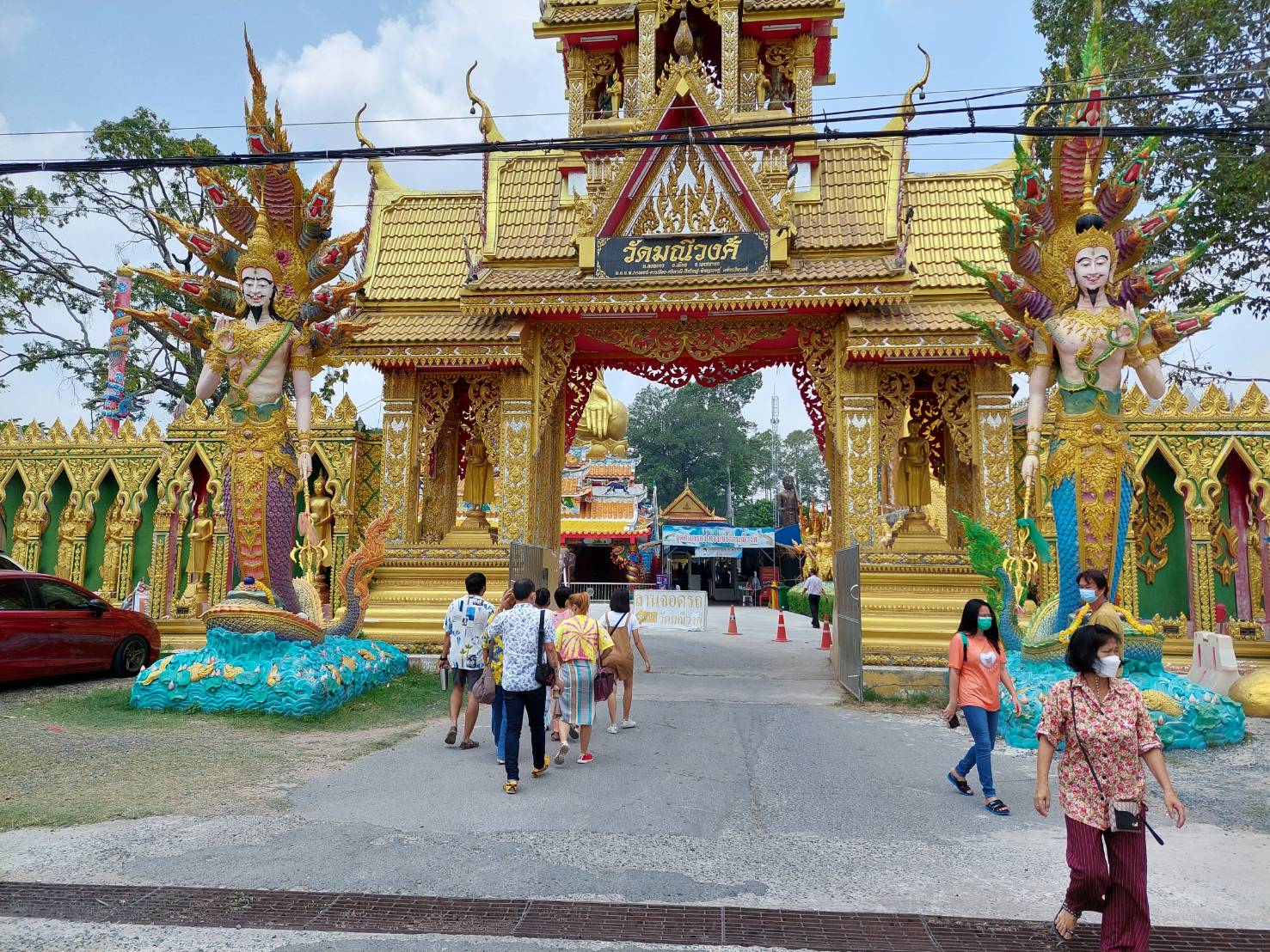 ? พช.นครนายก สำรวจติดตามการจำหน่ายสินค้าผลิตภัณฑ์ชุมชนช่วงเทศกาลสงกรานต์ ?