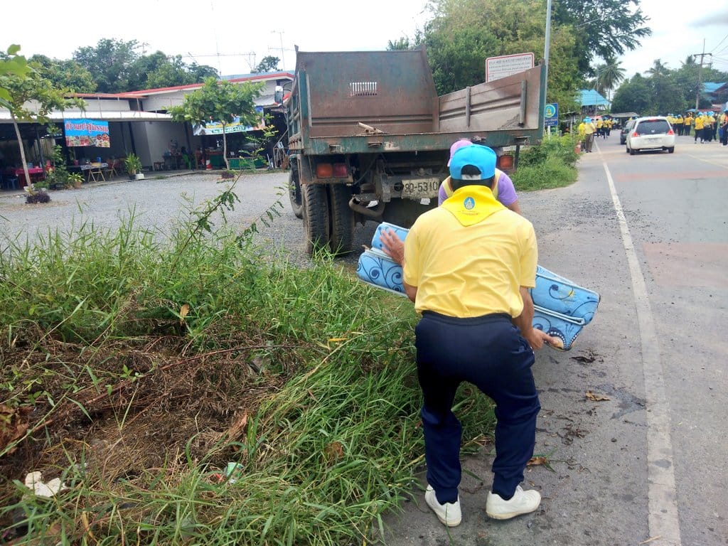 ??พช.นครนายก ร่วมกิจกรรมจิตอาสา เราทำความดีด้วยหัวใจ เนื่องในวันฉัตรมงคล