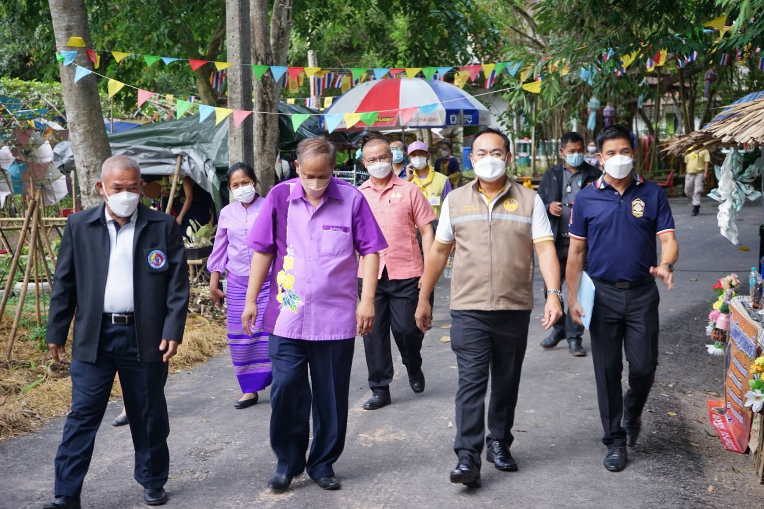 ศูนย์เรียนรู้เกษตรทฤษฎีใหม่ “โคก หนอง นา” วัดดงละคร