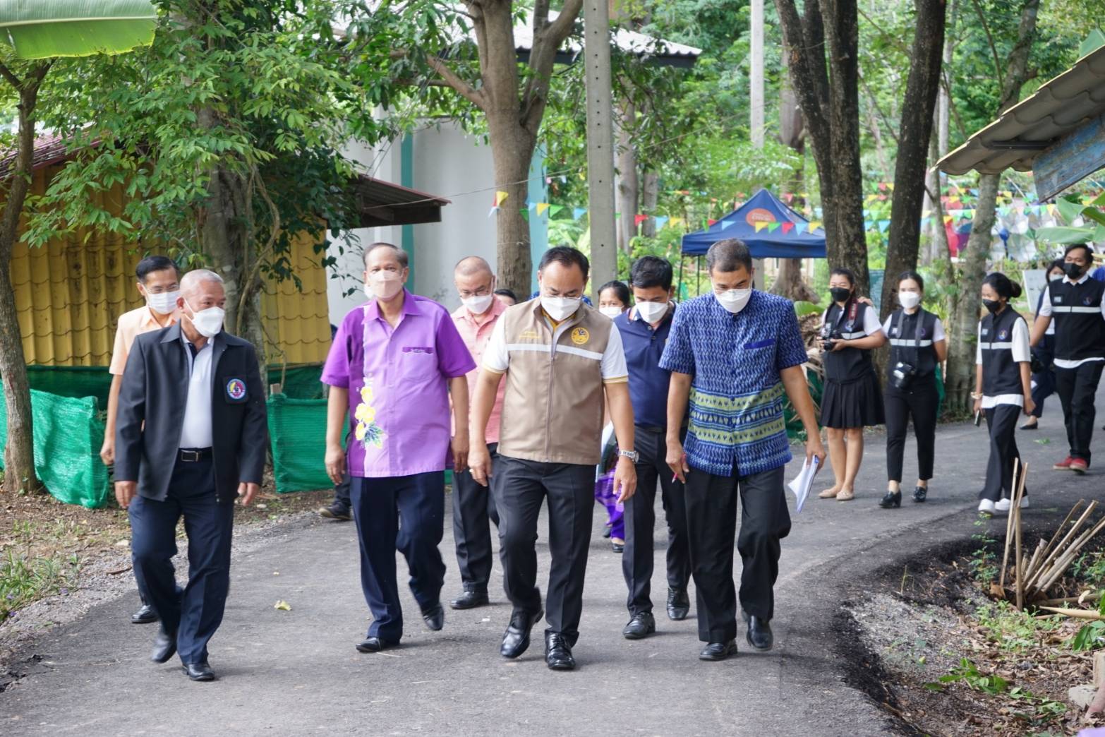 ศูนย์เรียนรู้เกษตรทฤษฎีใหม่ “โคก หนอง นา” วัดดงละคร