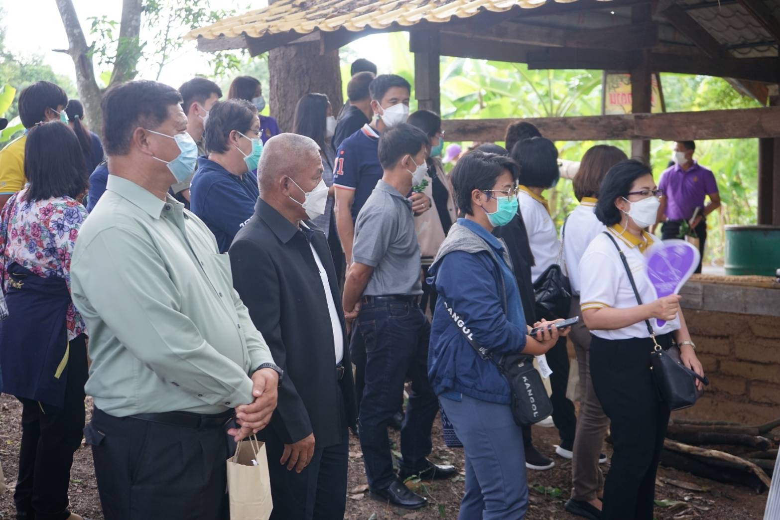 ศูนย์เรียนรู้เกษตรทฤษฎีใหม่ “โคก หนอง นา” วัดดงละคร