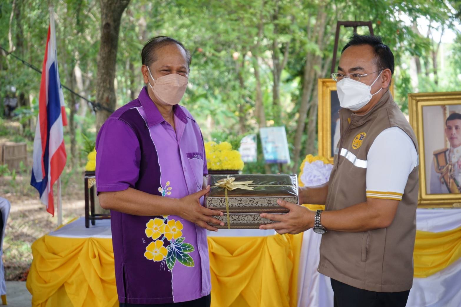 ศูนย์เรียนรู้เกษตรทฤษฎีใหม่ “โคก หนอง นา” วัดดงละคร