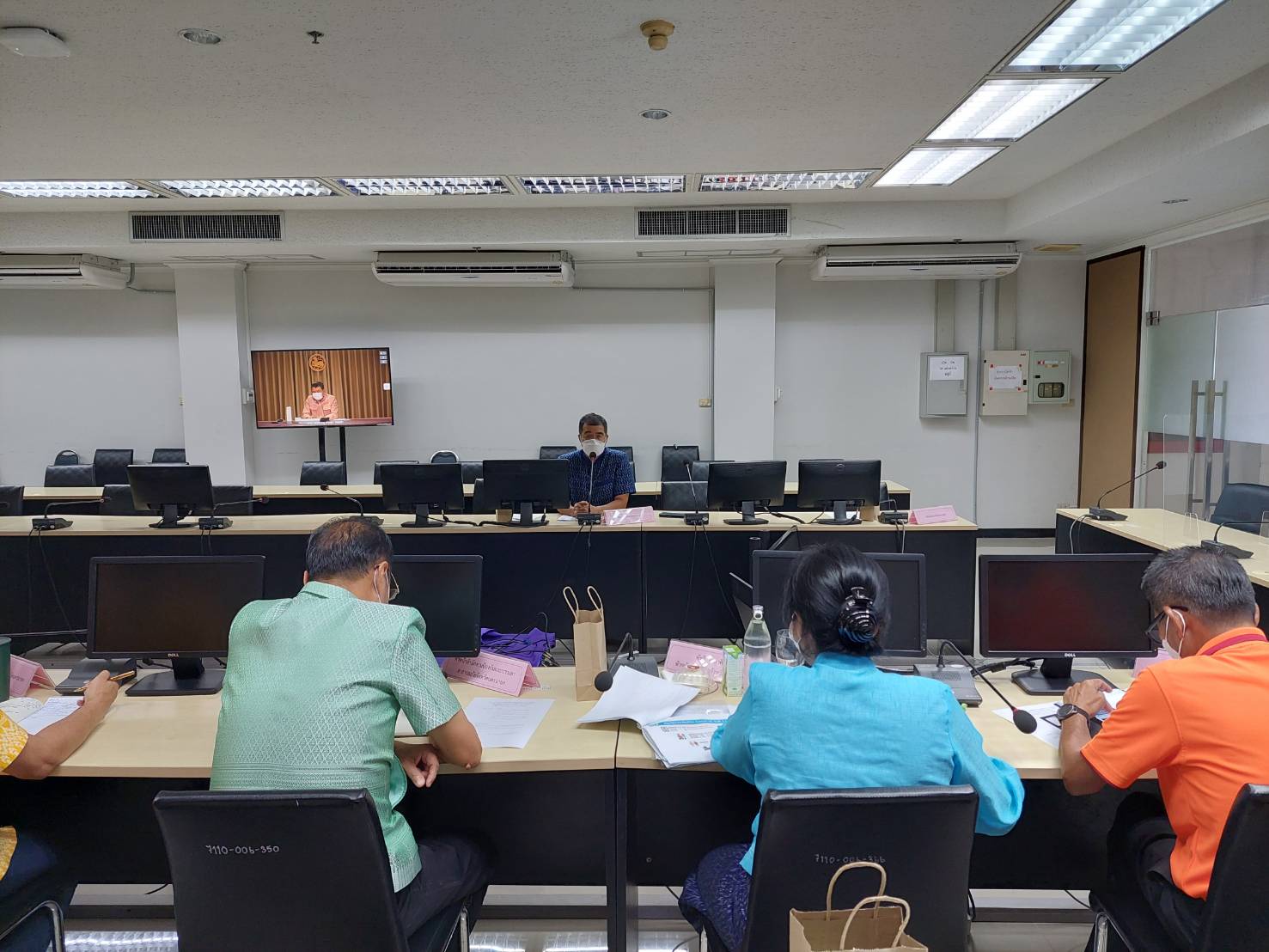 ? พัฒนาชุมชนจังหวัดนครนายก ร่วมประชุมขับเคลื่อนและติดตามนโยบายของรัฐบาล และภารกิจที่สำคัญของสำนักงานปลัดกระทรวงมหาดไทย ประจำปีงบประมาณ พ.ศ.2565 ผ่านระบบวีดิทัศน์ทางไกล (VCS)