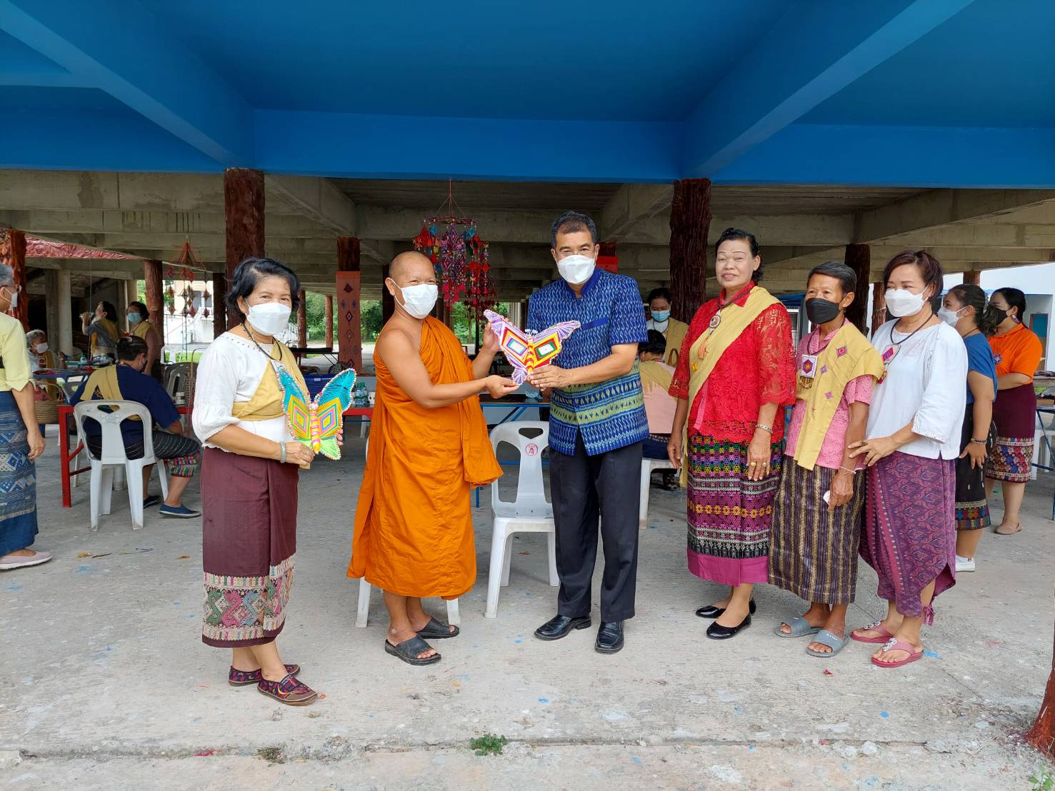 ? พัฒนาชุมชนจังหวัดนครนายก ติดตามการจัดทำตัวผีเสื้อประดิษฐ์ เทิดพระเกียรติสมเด็จพระนางเจ้าสิริกิต์ พระบรมราชินีนาถ พระบรมราชชนนีพันปีหลวง