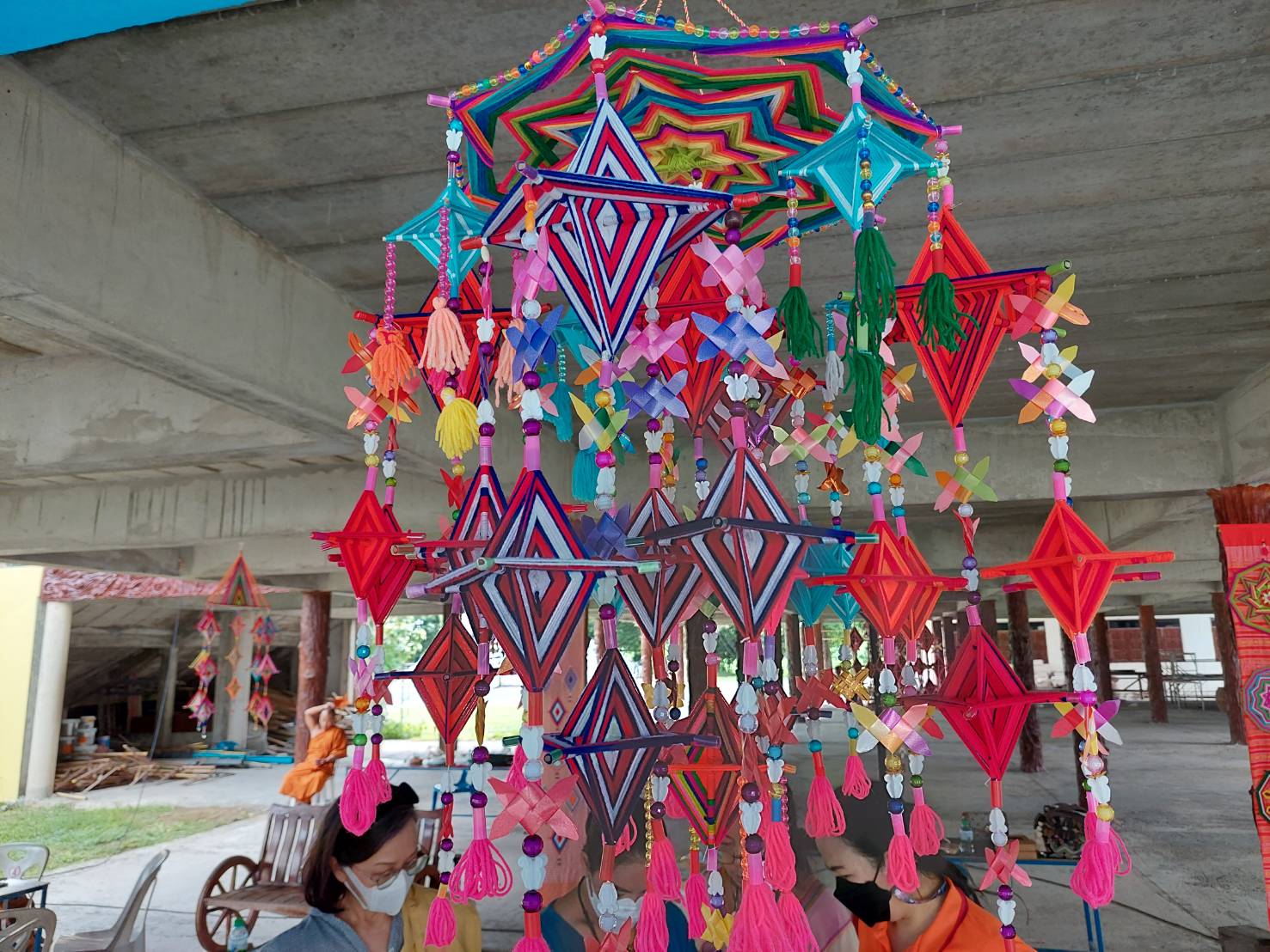 ? พัฒนาชุมชนจังหวัดนครนายก ติดตามการจัดทำตัวผีเสื้อประดิษฐ์ เทิดพระเกียรติสมเด็จพระนางเจ้าสิริกิต์ พระบรมราชินีนาถ พระบรมราชชนนีพันปีหลวง