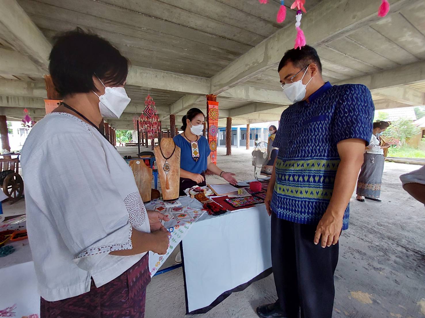 ? พัฒนาชุมชนจังหวัดนครนายก ติดตามการจัดทำตัวผีเสื้อประดิษฐ์ เทิดพระเกียรติสมเด็จพระนางเจ้าสิริกิต์ พระบรมราชินีนาถ พระบรมราชชนนีพันปีหลวง