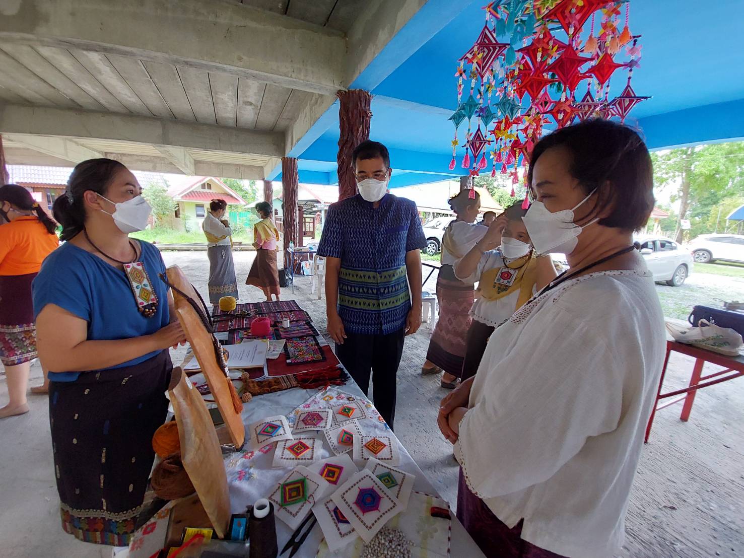 ? พัฒนาชุมชนจังหวัดนครนายก ติดตามการจัดทำตัวผีเสื้อประดิษฐ์ เทิดพระเกียรติสมเด็จพระนางเจ้าสิริกิต์ พระบรมราชินีนาถ พระบรมราชชนนีพันปีหลวง