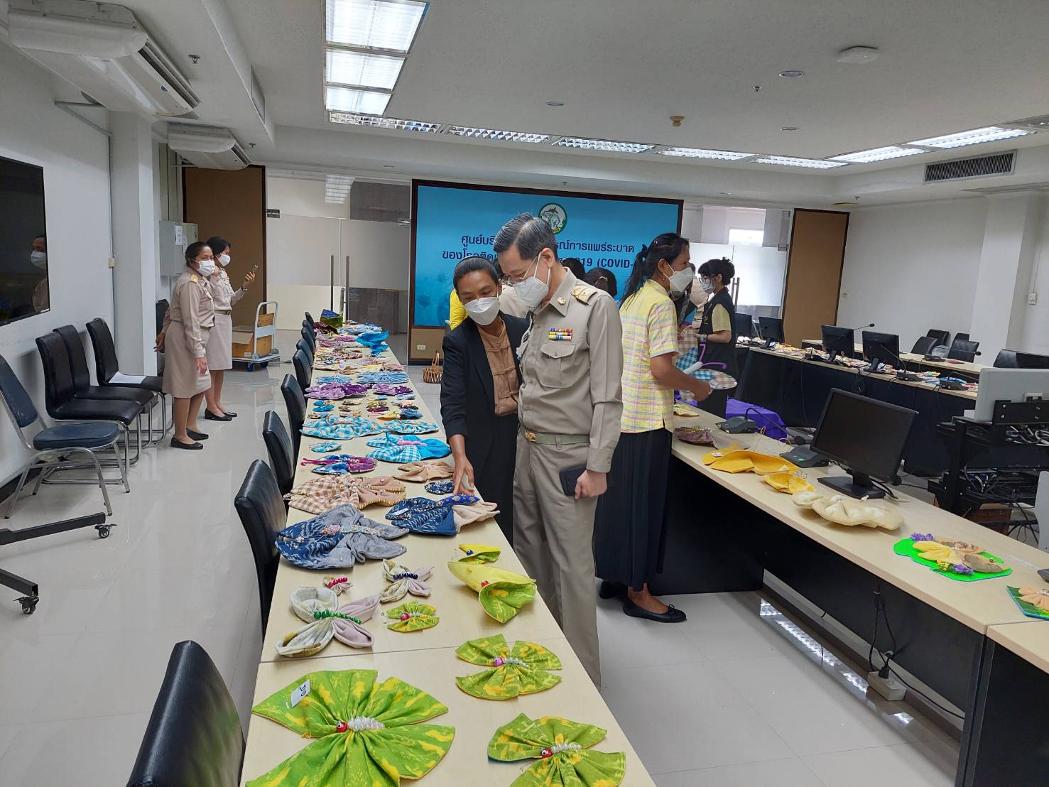 ? พช.นครนายก ร่วมคัดเลือกผีเสื้อประดิษฐ์ จากลายผ้าอัตลักษณ์ของจังหวัดนครนายก