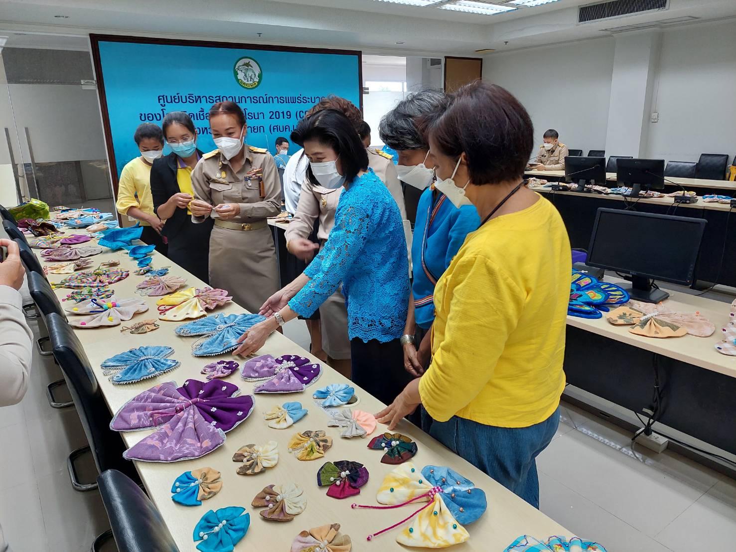 ? พช.นครนายก ร่วมคัดเลือกผีเสื้อประดิษฐ์ จากลายผ้าอัตลักษณ์ของจังหวัดนครนายก