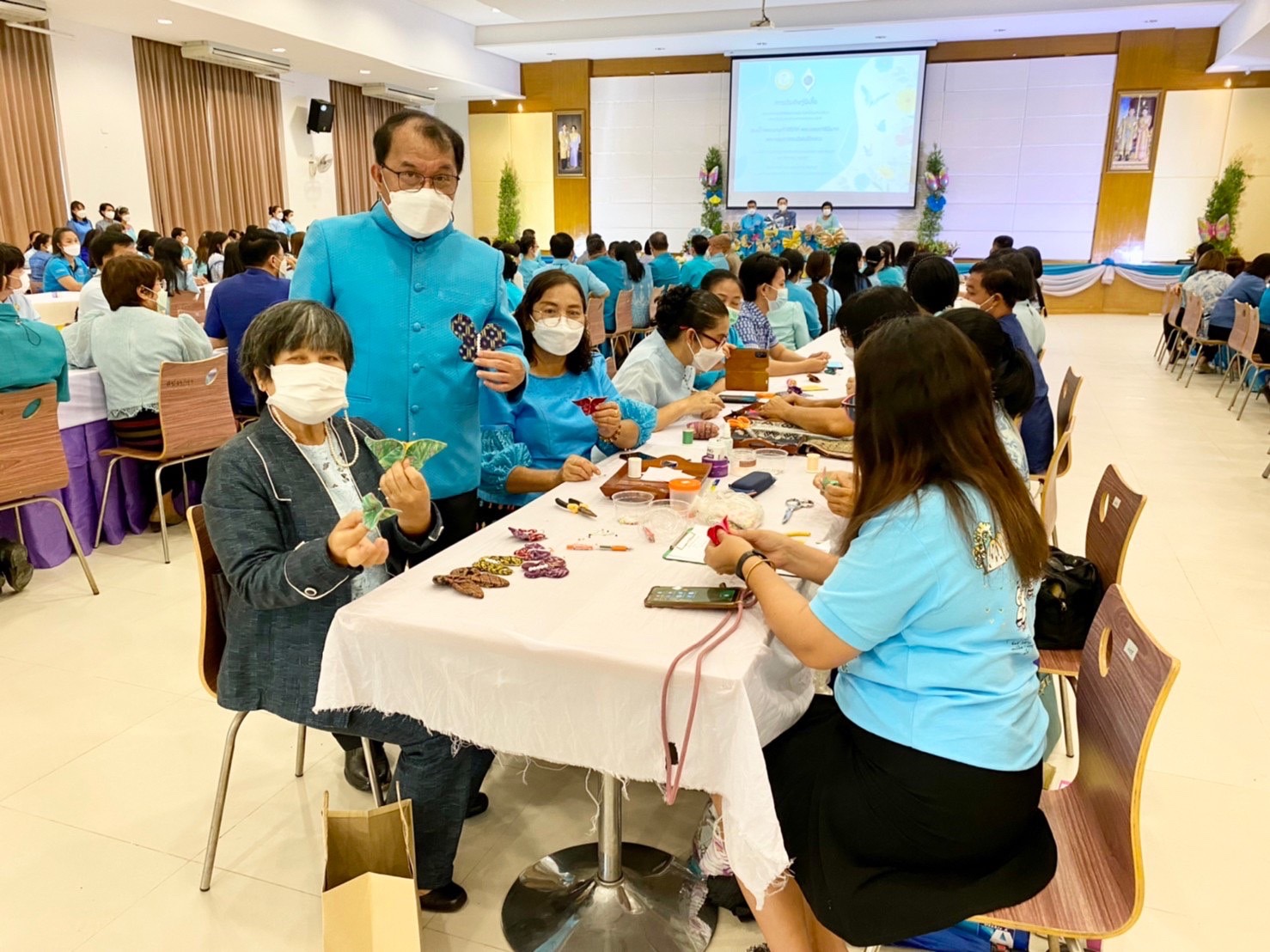 ?? พช.นครนายก ร่วมแถลงข่าวกิจกรรมประดิษฐ์ผีเสื้อ จากผ้าตามอัตลักษณ์ของจังหวัดนครนายก รวมใจแสดงพลังแห่งความจงรักภักดี เพื่อนำไปประดับนิทรรศการเฉลิมพระเกียรติ สมเด็จพระนางเจ้าสิริกิต์ พระบรมราชินีนาถ พระบรมราชชนนีพันปีหลวง เนื่องในโอกาสมหามงคลเฉลิมพระชนมพรรษา 90 พรรษา 12 สิงหาคม 2565