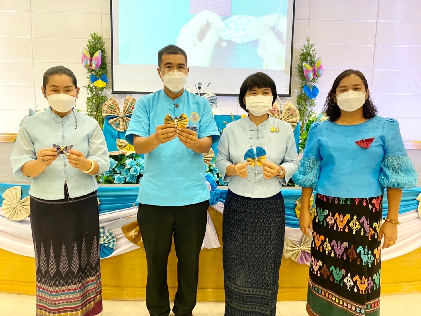 ?? พช.นครนายก ร่วมแถลงข่าวกิจกรรมประดิษฐ์ผีเสื้อ จากผ้าตามอัตลักษณ์ของจังหวัดนครนายก รวมใจแสดงพลังแห่งความจงรักภักดี เพื่อนำไปประดับนิทรรศการเฉลิมพระเกียรติ สมเด็จพระนางเจ้าสิริกิต์ พระบรมราชินีนาถ พระบรมราชชนนีพันปีหลวง เนื่องในโอกาสมหามงคลเฉลิมพระชนมพรรษา 90 พรรษา 12 สิงหาคม 2565