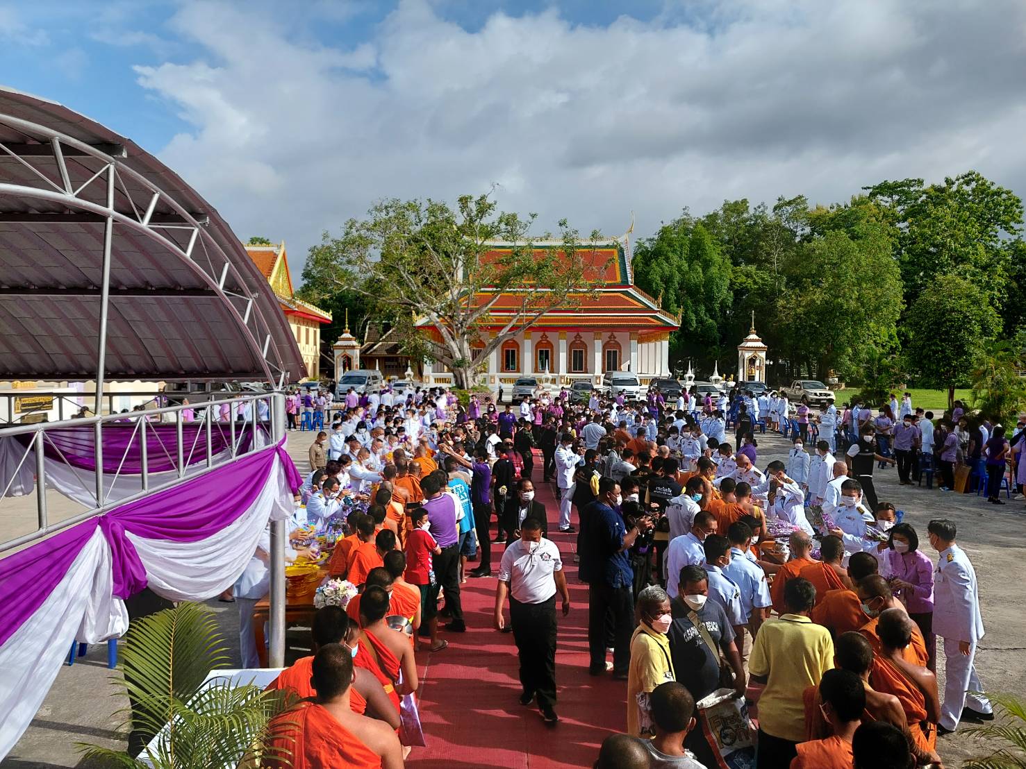 ? พช.นครนายก ร่วมกิจกรรมเจริญพระพุทธมนต์และปล่อยพันธ์ปลาถวายเป็นพระราชกุศลในโอกาสวันเฉลิมพระชนมพรรษา สมเด็จพระนางเจ้าฯ พระบรมราชินี