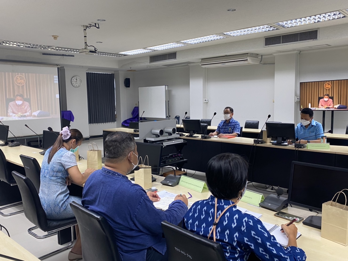 ??พช. นครนายก ร่วมประชุมขับเคลื่อนและติดตามนโยบายของรัฐบาลและภารกิจสำคัญของกระทรวงมหาดไทยและหน่วยงานในสังกัดกระทรวงมหาดไทย ประจำปีงบประมาณ พ.ศ. 2565 (เดือนมิถุนายน) ผ่านระบบวีดิโอทัศน์ทางไกล (VCS)