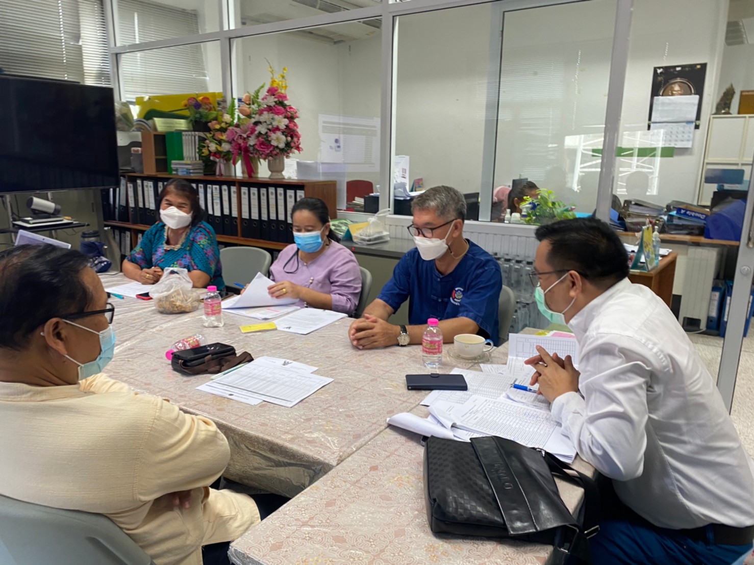 ??พช.นครนายก ร่วมประชุมกลุ่มออมทรัพย์เพื่อการผลิต และโครงการแก้ไขปัญหาความยากจน (กข.คจ.)