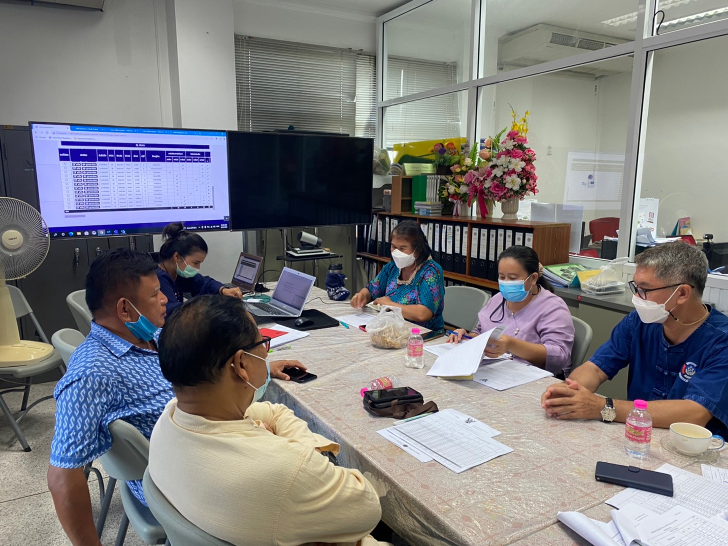 ??พช.นครนายก ร่วมประชุมกลุ่มออมทรัพย์เพื่อการผลิต และโครงการแก้ไขปัญหาความยากจน (กข.คจ.)