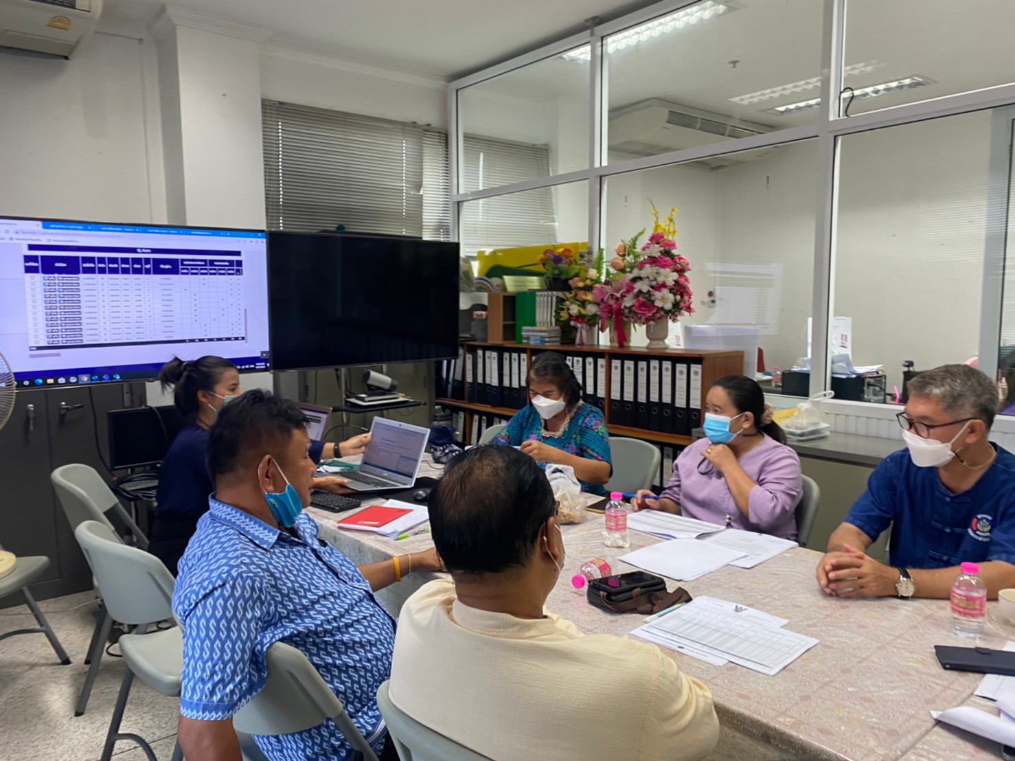 ??พช.นครนายก ร่วมประชุมกลุ่มออมทรัพย์เพื่อการผลิต และโครงการแก้ไขปัญหาความยากจน (กข.คจ.)