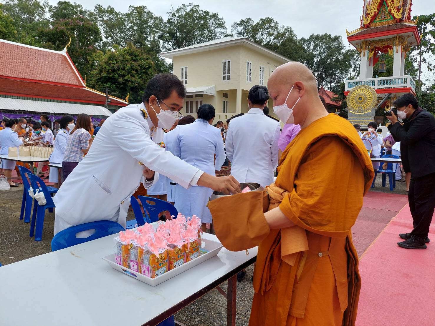 ??พช. นครนายก ร่วมทำบุญตักบาตร เพื่อถวายเป็นพระกุศล เนื่องในโอกาสวันคล้ายวันประสูติ พระเจ้าวรวงศ์เธอ พระองค์เจ้าโสมสวลี กรมหมื่นสุทธนารีนาถ