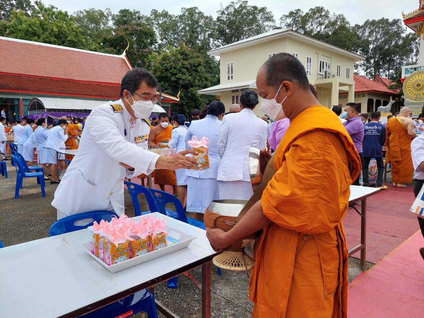 ??พช. นครนายก ร่วมทำบุญตักบาตร เพื่อถวายเป็นพระกุศล เนื่องในโอกาสวันคล้ายวันประสูติ พระเจ้าวรวงศ์เธอ พระองค์เจ้าโสมสวลี กรมหมื่นสุทธนารีนาถ