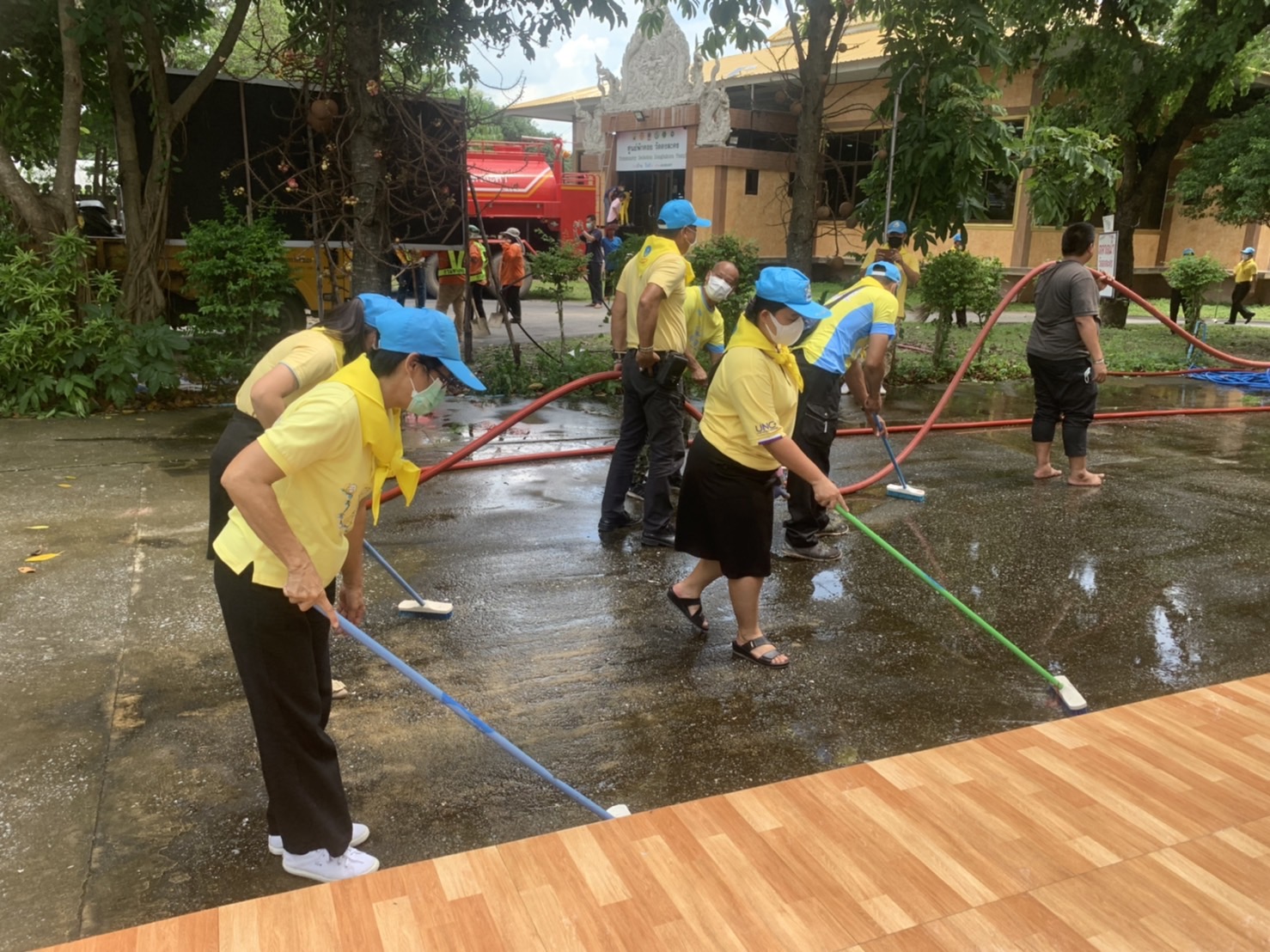 ??พช.นครนายก ร่วมกิจกรรมจิตอาสา เพื่อสนับสนุนการดำเนินงานโคก หนอง นา โมเดล วัดดงละคร