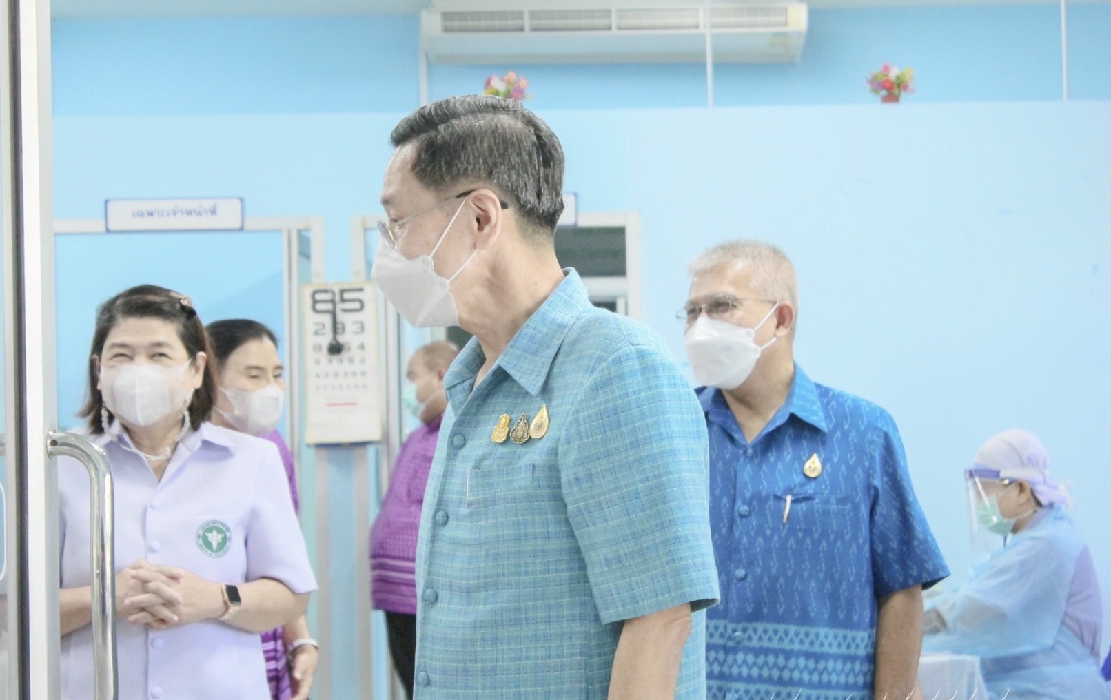 ??พช.นครนายก ร่วมฉีดวัคซีนโควิด -19 เข็มกระตุ้น