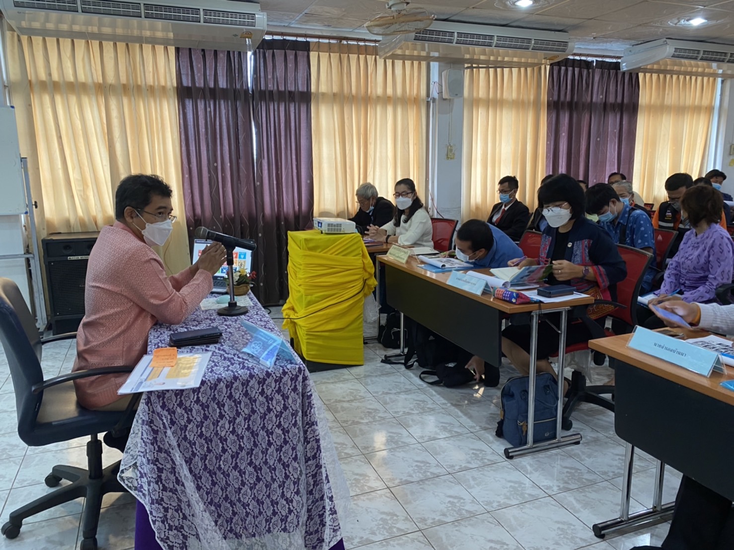 จังหวัดนครนายก เดินหน้าประชุมทีมสหวิชาชีพระดับอำเภอ เพื่อสร้างความเข้าใจในแนวทางในภารกิจการส่งเสริมการประกอบอาชีพแก่ครัวเรือนด้อยโอกาส ในพื้นที่นครนายก ตามหลัก 4ท