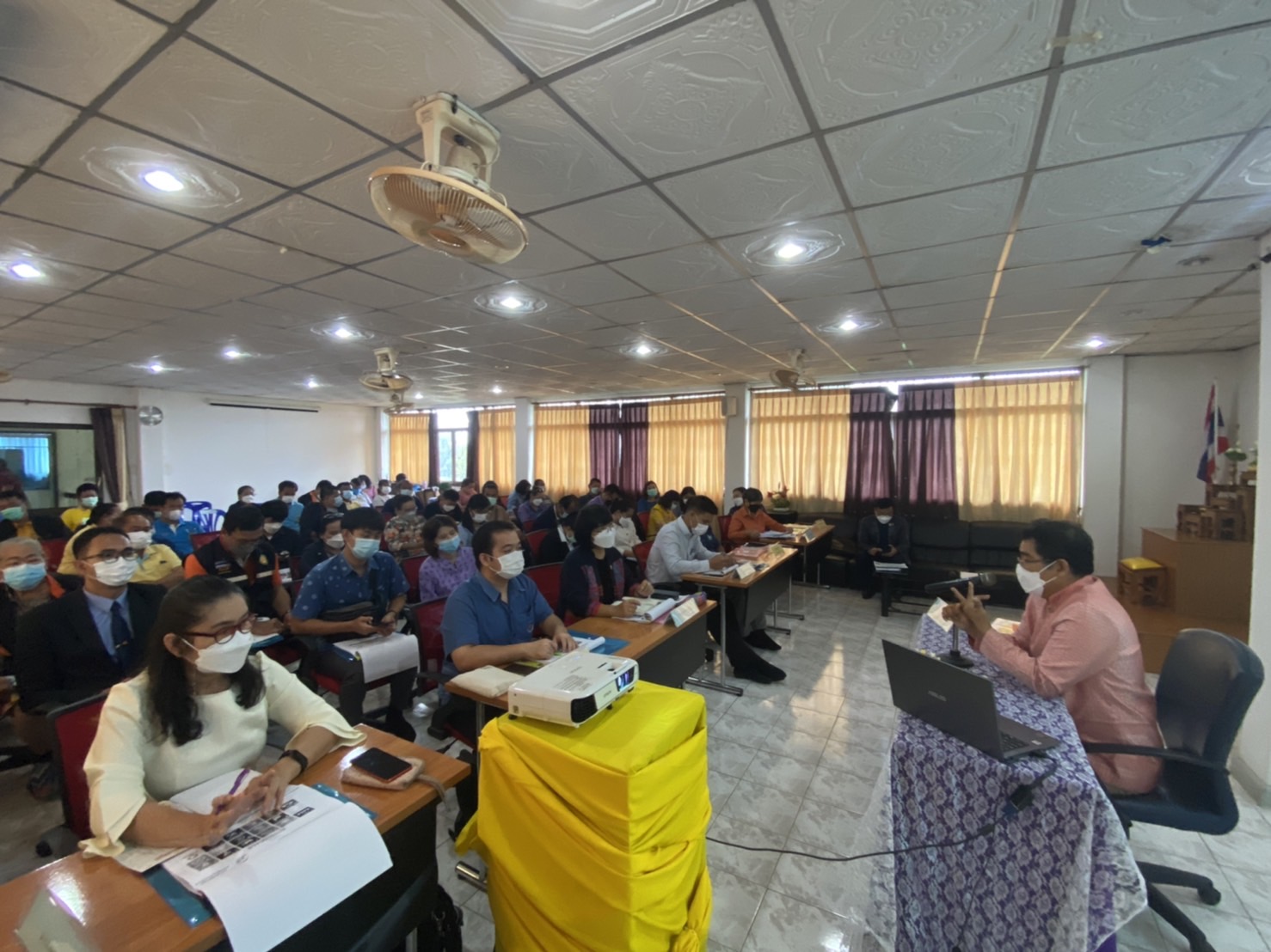 จังหวัดนครนายก เดินหน้าประชุมทีมสหวิชาชีพระดับอำเภอ เพื่อสร้างความเข้าใจในแนวทางในภารกิจการส่งเสริมการประกอบอาชีพแก่ครัวเรือนด้อยโอกาส ในพื้นที่นครนายก ตามหลัก 4ท