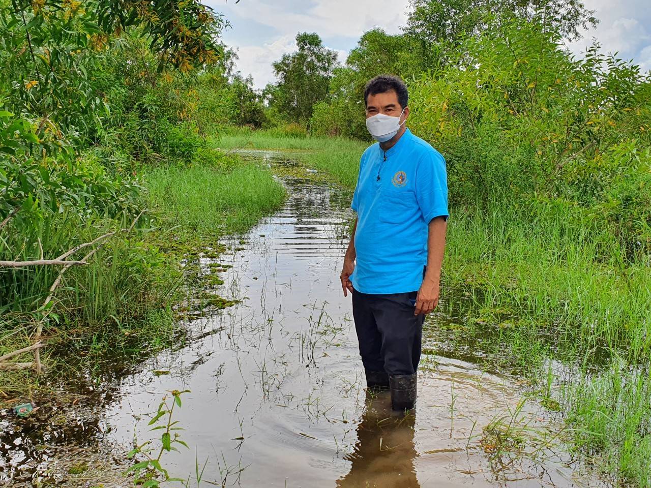 พช.นครนายก ลงพื้นที่ตรวจสอบพื้นที่ทุ่งบางกระชา โครงการสถาบันพัฒนาเศรษฐกิจพอเพียง กรมการพัฒนาชุมชน
