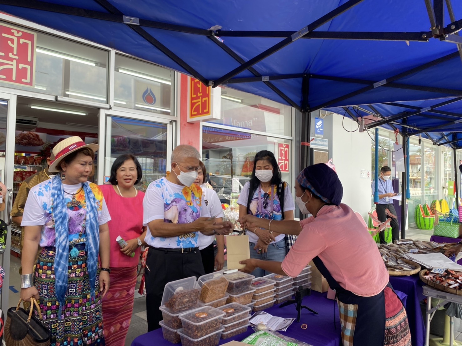 เปิดตัวอย่างยิ่งใหญ่ ศูนย์สินค้า OTOP ผลิตภัณฑ์ชุมชนนครนายก